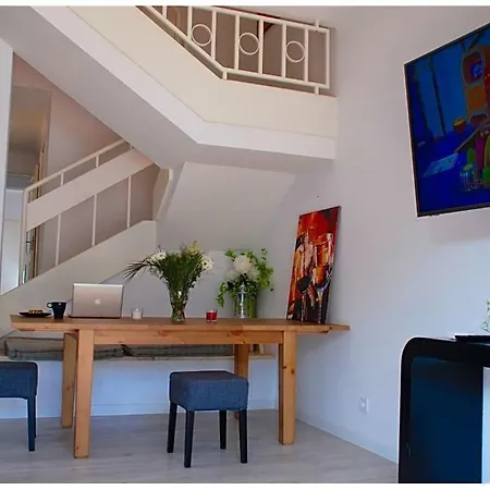 Βίλα Sleeps 6 Pool Air Con